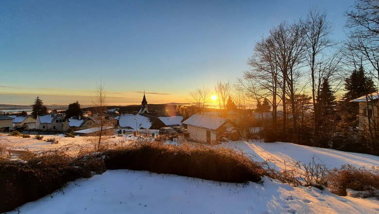 Sonnenaufgangsblick im Winter, © Christoph Gierlinger