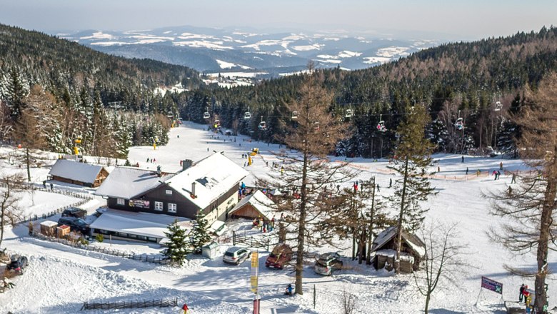 The Mönichkirchner Schwaig with the ski lifts, © Skigebiet Mönichkirchen-Mariensee / Fülöp