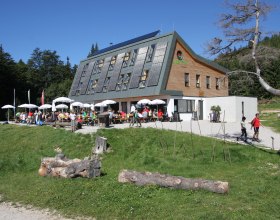 Vynikajúce: Naturfreundehaus Knofeleben, © Wiener Alpen, Bene Croy