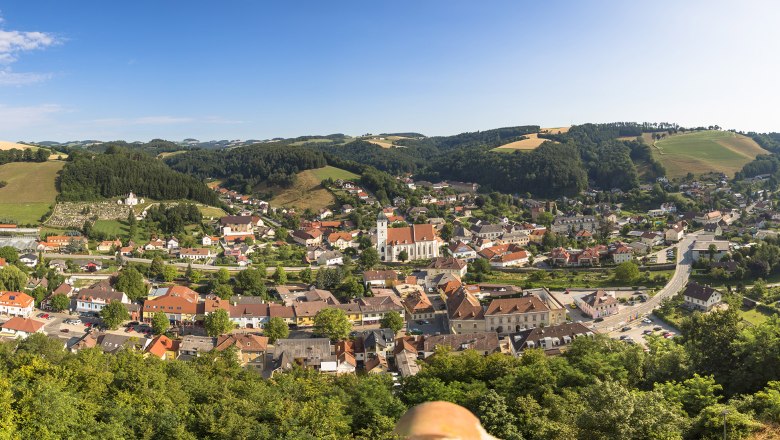 Blick vom Feuerturm auf Kirchschlag, © Wiener Alpen, Franz Zwickl