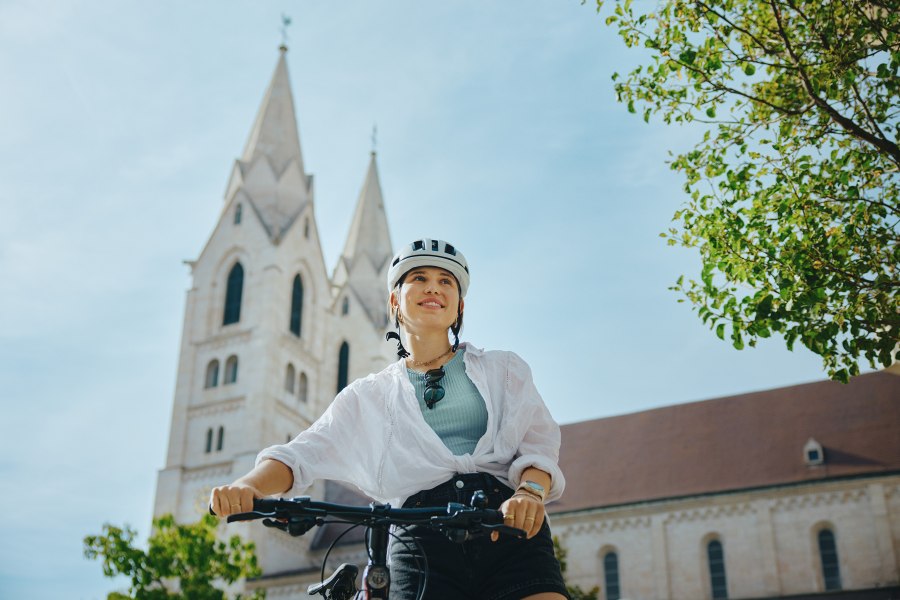 Wiener Neustadt als idealer Ausgangspunkt für den Rad-Urlaub, © Wiener Alpen/Philipp Schönauer