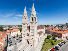 Dom, © Wiener Alpen in Niederösterreich - Wiener Neustadt