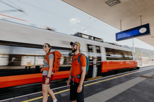 Anreise stilecht mit der Bahn, © Wiener Alpen - nicoleseiser.at