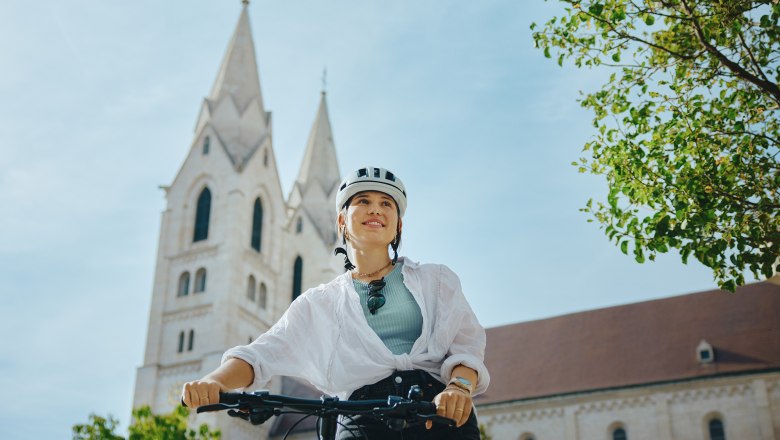 Wiener Neustadt als idealer Ausgangspunkt für den Rad-Urlaub, © Wiener Alpen/Philipp Schönauer