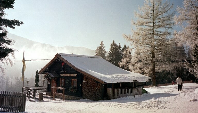 Grenzlandhütte Winter Außenansicht, © Grenzlandhütte, Foto Paul Laschitz