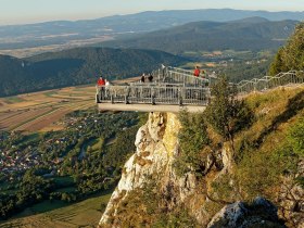 Skywalk, Blick auf Maiersdorf, © ©Wiener Alpen, Foto: Franz Zwickl