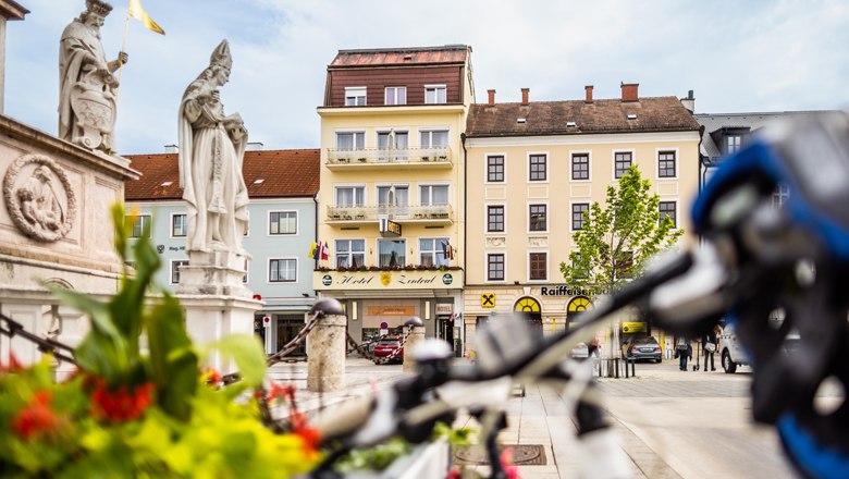 Bed &amp; Bike establishment in the centre of Wiener Neustadt , © Wiener Alpen/Martin Fülöp