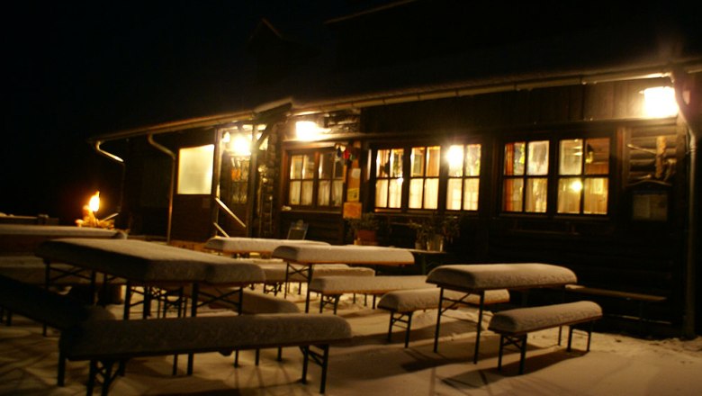 winternacht-herrgottschnitzerhuette, © Herrgottschnitzer-Franz-Kaupe-Haus, Mimm