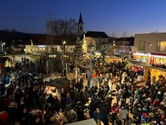 Am dritten Adventwochenende, dem 14. und 15. Dezember 2024 findet "Der kleine Adventmarkt" bereits z, © ©diePhotoschmiede by Johannes Friedl