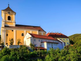 Pfarrkirche und Kloster in Kirchberg, © Wiener Alpen in Niederösterreich - Wechsel