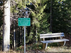 Zahlreiche Bankerl laden zum Verweilen ein, © Wiener Alpen in Niederösterreich - Wechsel