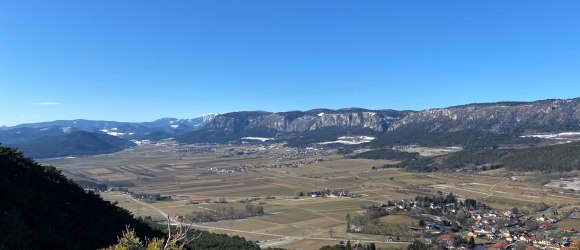 Aussicht vom Größenberg Richtung Schneeberg, Hohe Wand und über die Neue Welt, © Wiener Alpen in Niederösterreich