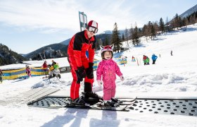 Am Fuße des Schneebergs Schifahren lernen, © NÖ Schneebergbahn, Franz Zwickl