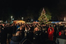 Advent im Stadtpark by Mary's Coffeepub, © busyshutters