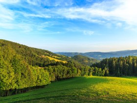 Tannhof mit Blick auf St.Corona, © Wiener Alpen in Niederösterreich