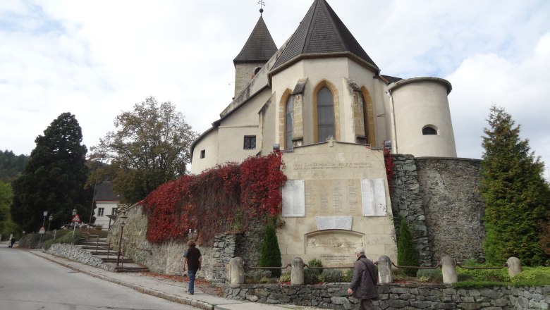 Die Pfarrkirche in Payerbach, © Rauch