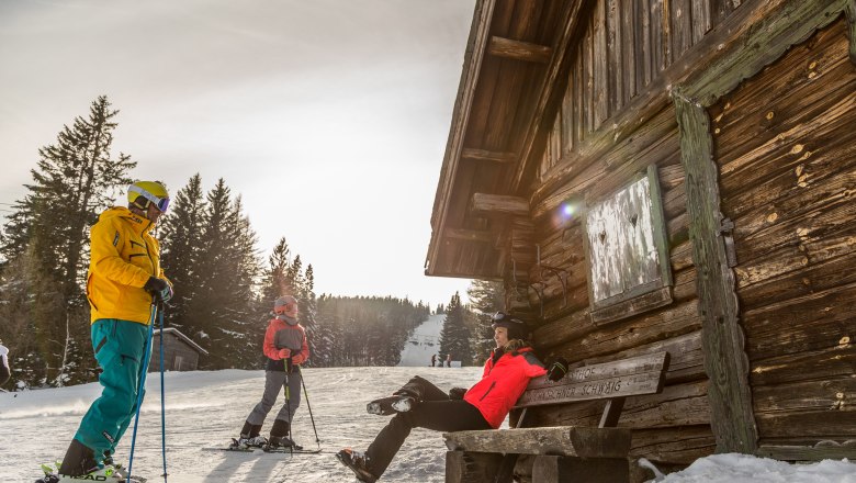 Skiing at the Erlebnisalm Mönichkirchen, © Schischaukel Mönichkirchen-Mariensee GmbH/Fülöp