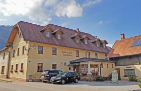 Täglich frisches Gebäck aus der hauseigenen Bäckerei, © Wiener Alpen