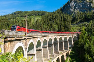 Élményvonatozás a világörökség részét képező Semmering vasúton, © Wiener Alpen, Walter Strobl