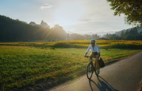 Radeln entlang des Feistritztal-Radwegs, © Wiener Alpen in Niederösterreich