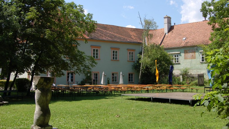 Schloss Bad Fischau und Schlossgarten, © Wolfgang Glock