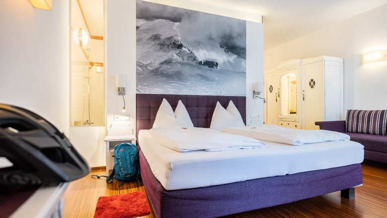 Dvoulůžkový pokoj v hotelu Payerbacherhof, © Wiener Alpen/Martin Fülöp