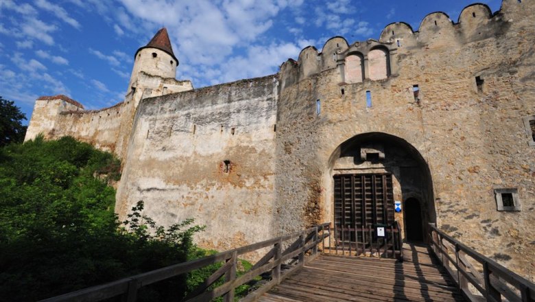 Burg im Naturpark Seebenstein, © POV